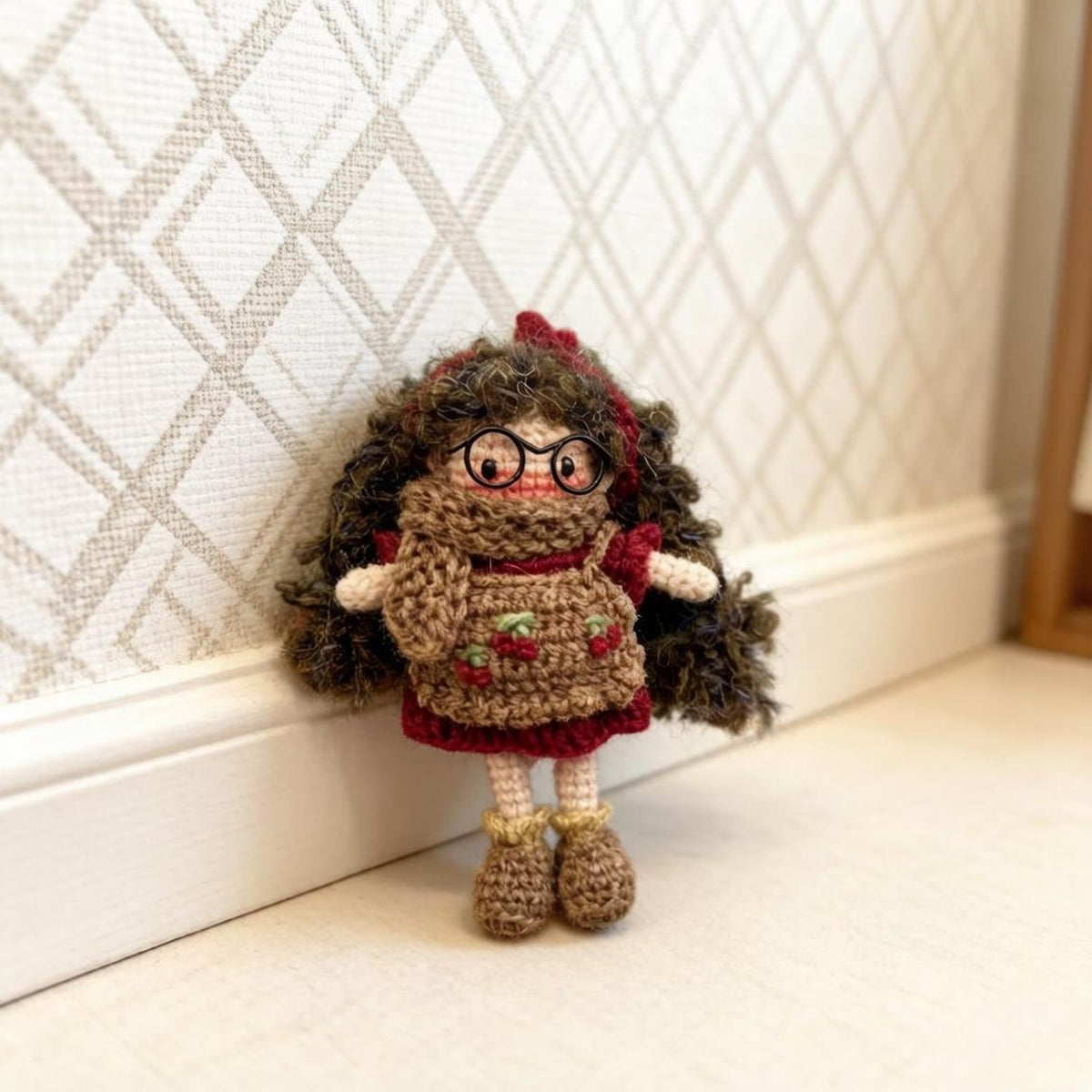 Artisan knit maiden sculpted pieces, tabletop ornamental trims, hobbyist display adornments, birthday mementos, Yuletide desk embellishments