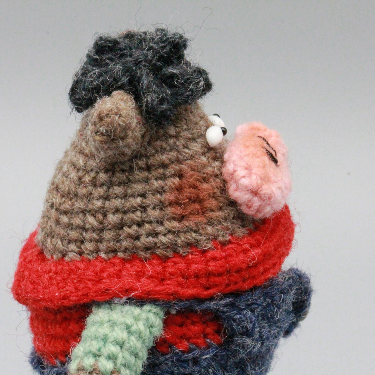 Hand Knit Pig Figurines Interior Home Accents Backpack Charms Presents For Crochet Lovers Collectible Keepsakes Christmas Holiday Trinkets