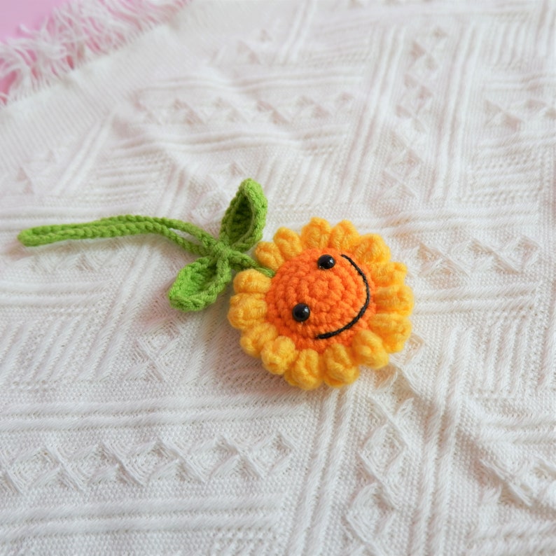 Smiley Crochet Sunflower Rear View Mirror Charm, Car Mirror Hanging Ornament, Cute Boho Car Decor, Women/Teen Driver Gift