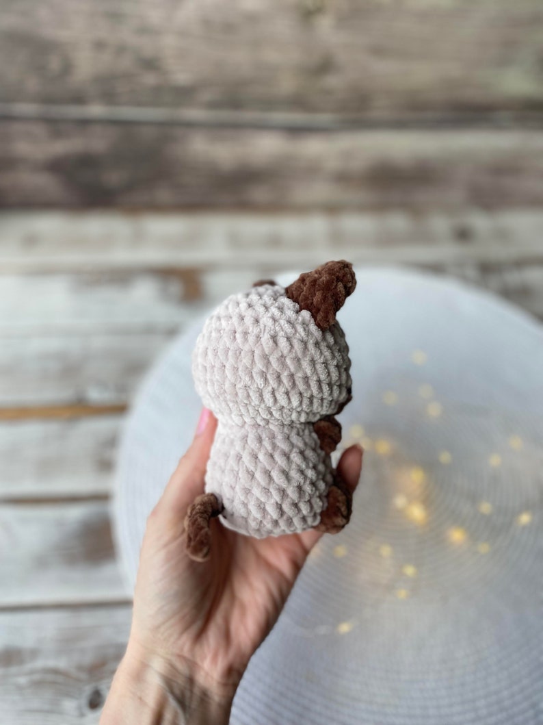 Crochet Siamese Cat Decor, Handmade Cat Ornament, Cute Kitty Collectible, Cat Lover Gift, Shelf Decor, Small Cat Decoration