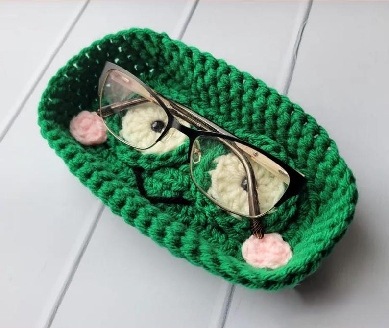 Crochet Animal Glasses Holder: Bear, Panda, Dog, Bee, Monkey, Frog
