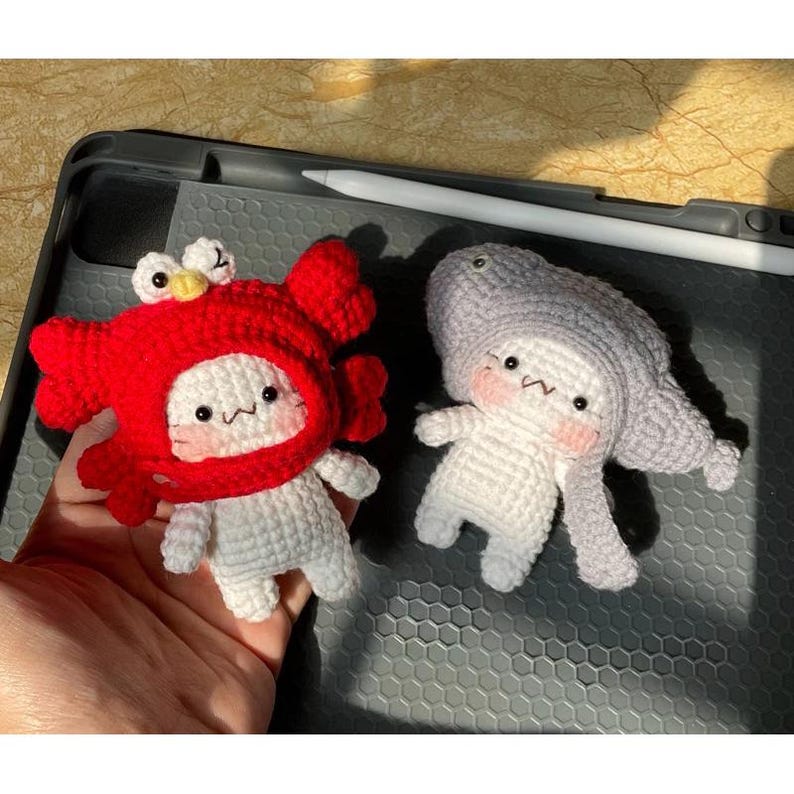 Crochet Cat Keychain: Handmade Kawaii Plush Toy with Sea Hats