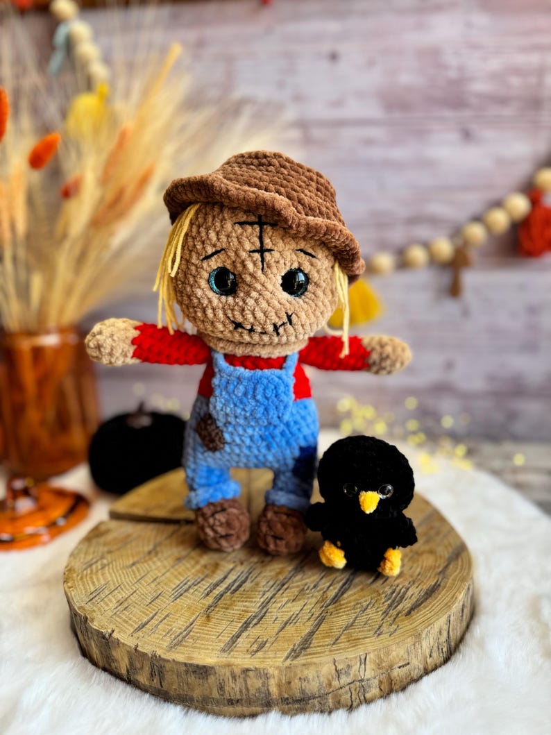 Crochet Scarecrow Figure with Crow, Autumn Farmhouse Decor, Harvest Collectible, Thanksgiving Decoration