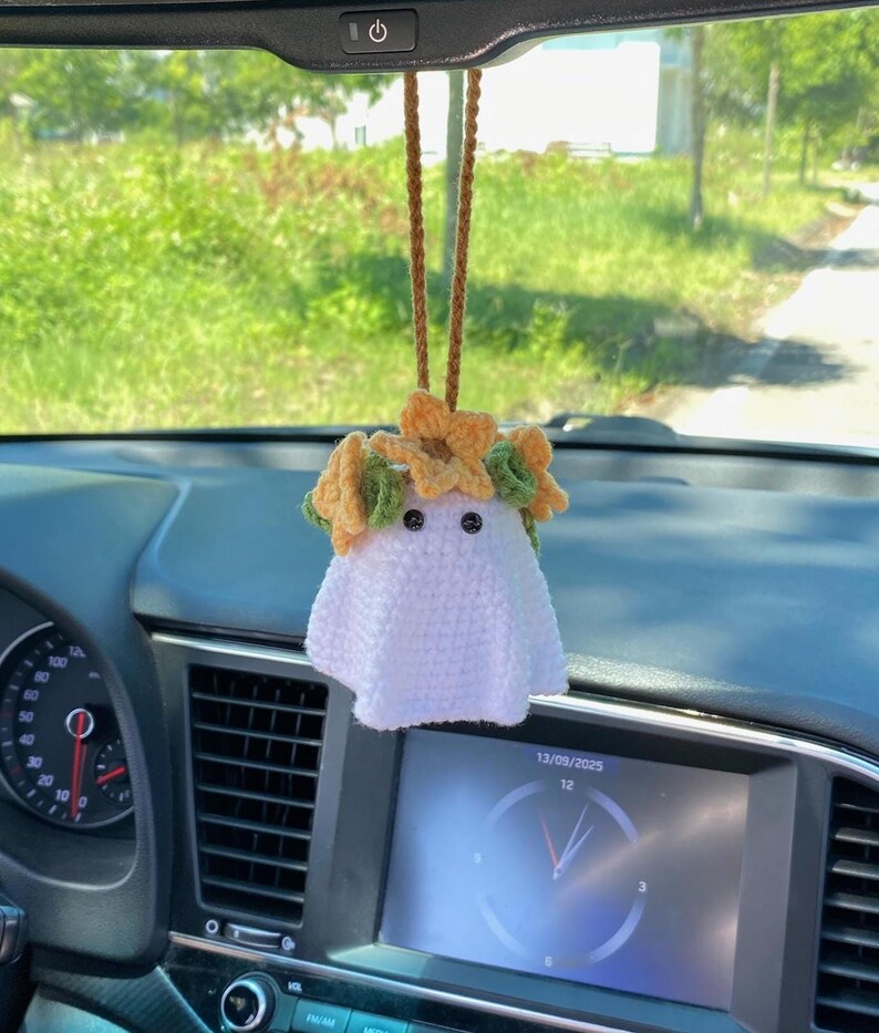 Crochet Ghost Car Charm, Ghost With Sunflower Headband Car Mirror Hanger, Ghost Plushie Halloween Decor, Halloween Car Accessory