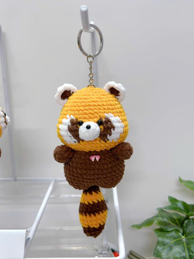 Cute Crochet Raccoon Keychain, Handmade Amigurumi Raccoon Plush, Kawaii Animal Keyring, Bag Charm, Gift for Raccoon Lovers, Crochet Keychain