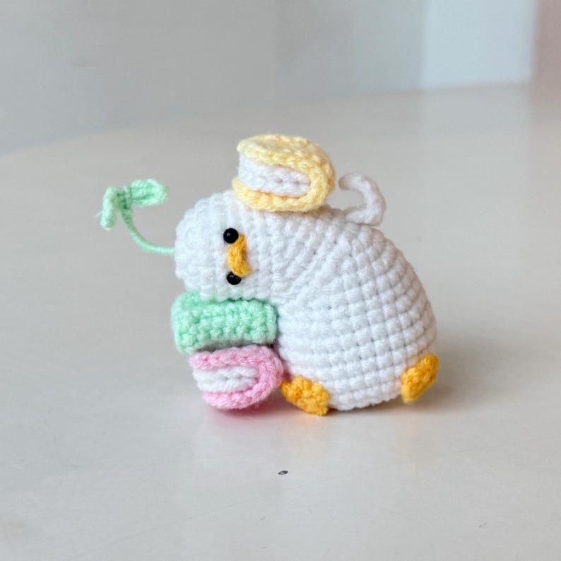 Handmade Crochet Duck Plush, Cute Amigurumi Duck with Book, Kawaii Crochet Animal Doll, Mini Duck Plush Toy, Cozy Gift For Book Lovers