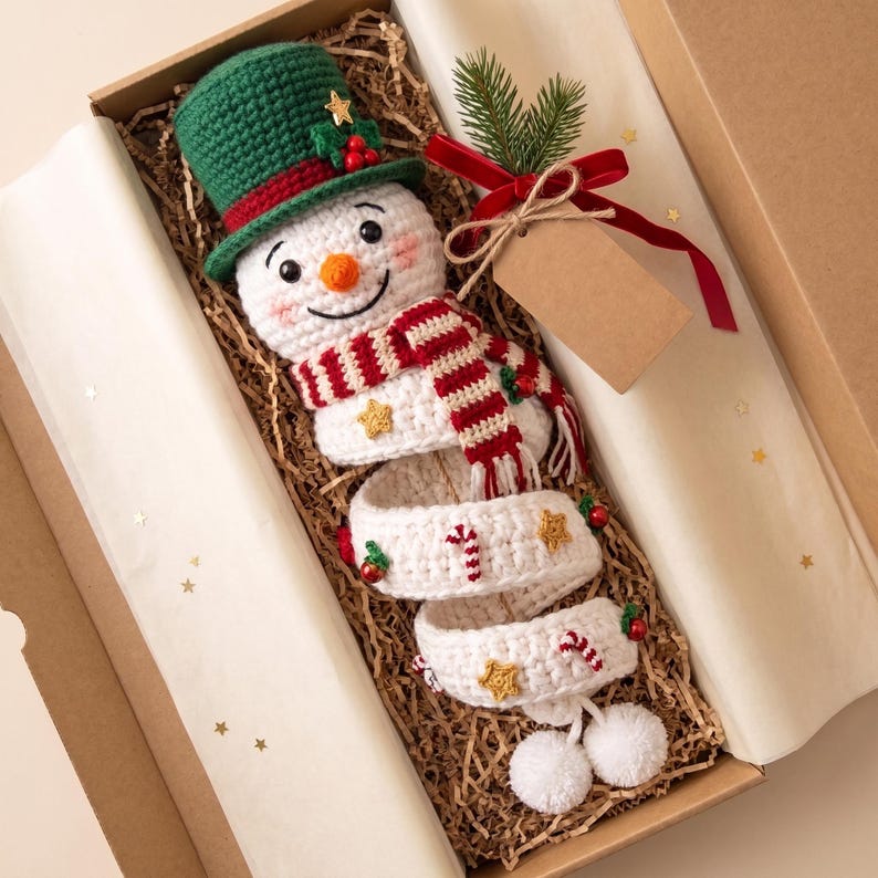 Crochet Snowman Door Hanger, Christmas Wall Decor, Handmade Winter Ornament, Festive Front Door Decoration, Holiday Gift