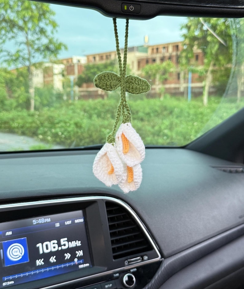 Crochet Calla Lily Car Charm, Flower Rearview Mirror Hanging, Handmade Car Decor, Crochet Flower Car Accessory, Flower Gift