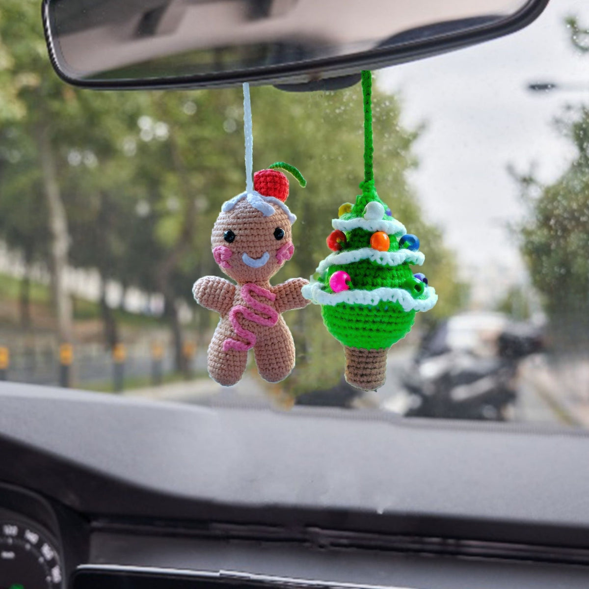 Crochet Gingerbread Man Car Charm: Christmas Rearview Mirror Decoration