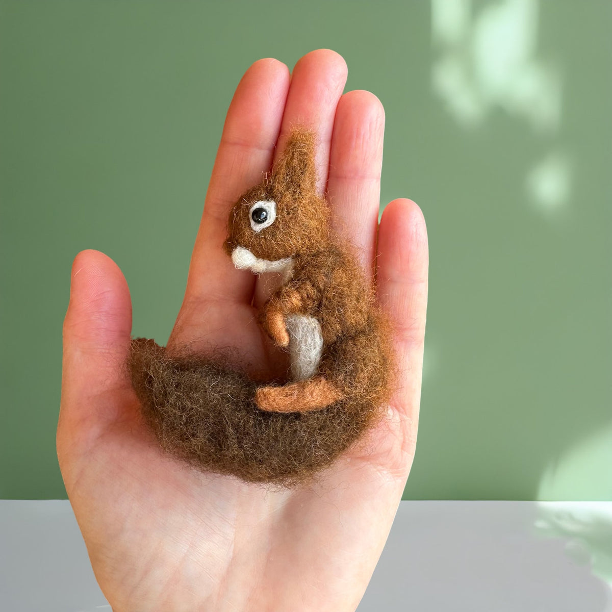 Needle Felted Red Squirrel Ornament Hanging Decor, Lifelike Mini Squirrel Figurine, Handmade Gift, Woodland Animals, Squirrel Gift