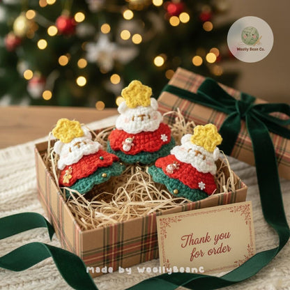 Crochet Christmas Tree Plushie, Handmade Amigurumi Holiday Decor with Star and Ornaments, Cute Charm Winter Gift, Cozy Xmas Decoration