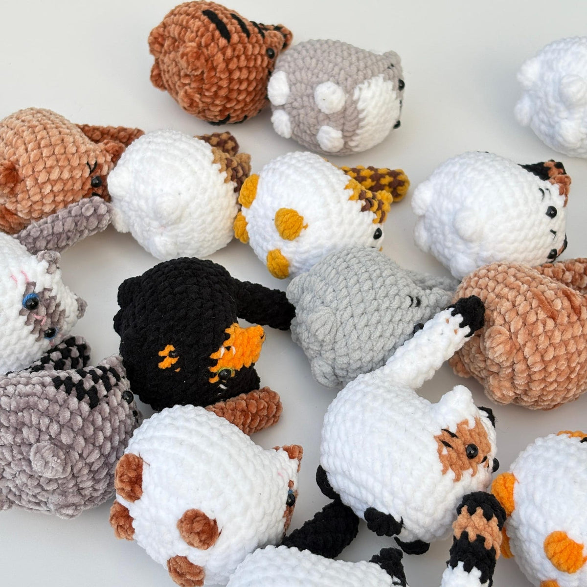 Buy 2 get 1 Crochet mini cat keychain, Crochet Cat Stuffed Animal, Cute Gift for Cat Lovers, Car Keyring, Soft Chubby Kitty Amigurumi