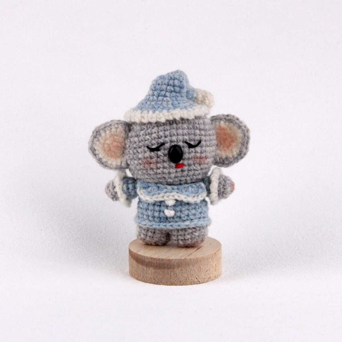 Hand Crochet Koala Sculpture Wool Thread Purse Trinket Juvenile Plaything Ornament Charms Gathering Favors Christmas Holiday Goods