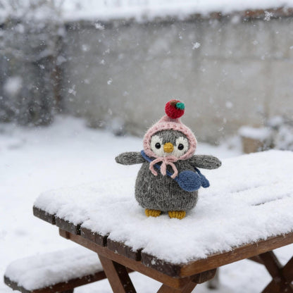 Artisan penguin figurines, purse‑attached hang‑ons, tabletop showcase pieces, birthday milestone memento, Yuletide household adornment
