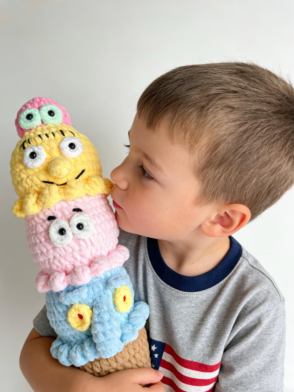 Artisan SpongeBob‑ice‑cream statuettes, imaginative side‑by‑side figures, juvenile chamber ornamental pieces, Yuletide nursery adornment