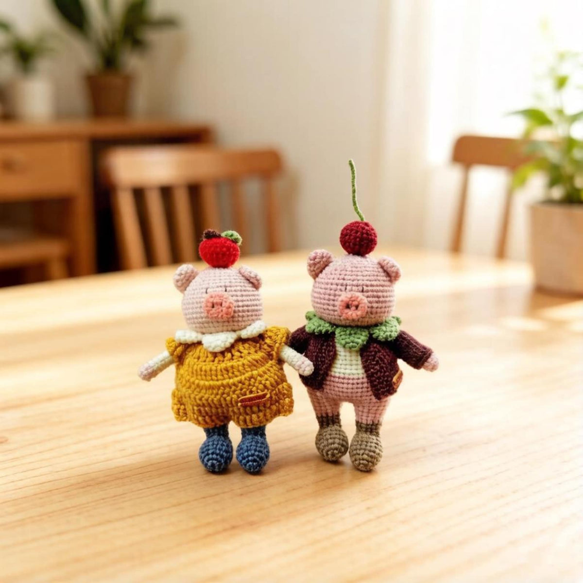Artisan knit piglet sculpted pieces, Valentine mementos, household ornamental trinkets, enthusiast display statues, Yuletide room accents