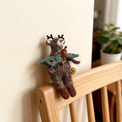 Artisan woven reindeer sculpted pieces, Yuletide ornamental accents, seasonal mementos, ladies’ romantic treasures, winter home adornments