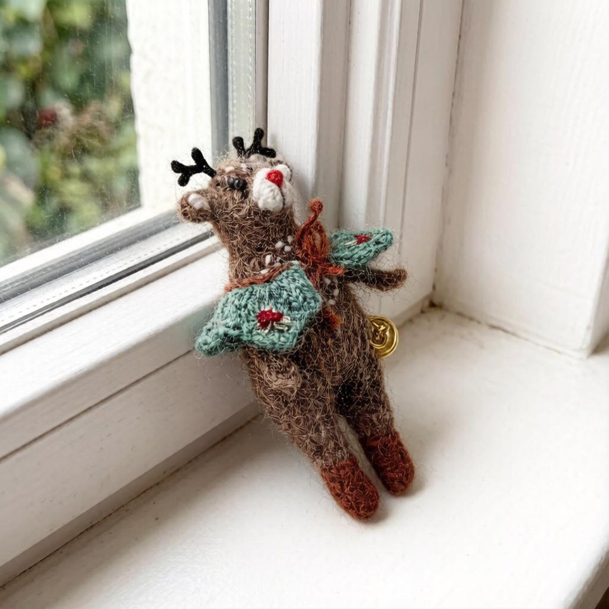 Artisan woven reindeer sculpted pieces, Yuletide ornamental accents, seasonal mementos, ladies’ romantic treasures, winter home adornments