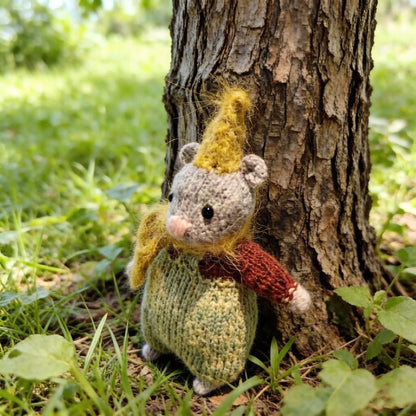 Artisan knit party rodent sculpted pieces, tabletop ornamental accents, birthday mementos, juvenile keepsakes, Yuletide desk trims