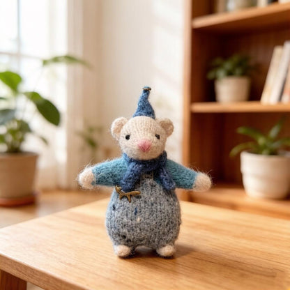 Artisan knit rodent sculpted pieces, birthday mementos, imaginative juvenile tokens, buddy fiber statues, Yuletide room adornments