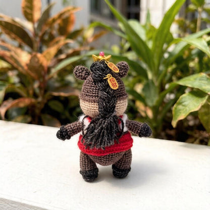 Artisan knit equine sculpted pieces, imaginative mementos, tabletop ornamental accents, gathering keepsakes, Yuletide household trims