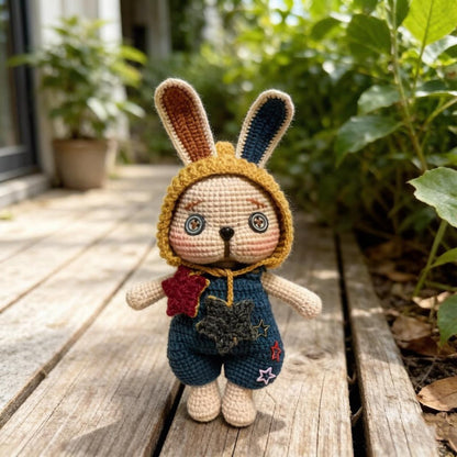 Artisan knit hare sculpted pieces, household adornments, seasonal keepsakes, hobbyist ornamental statuettes, Yuletide interior accents