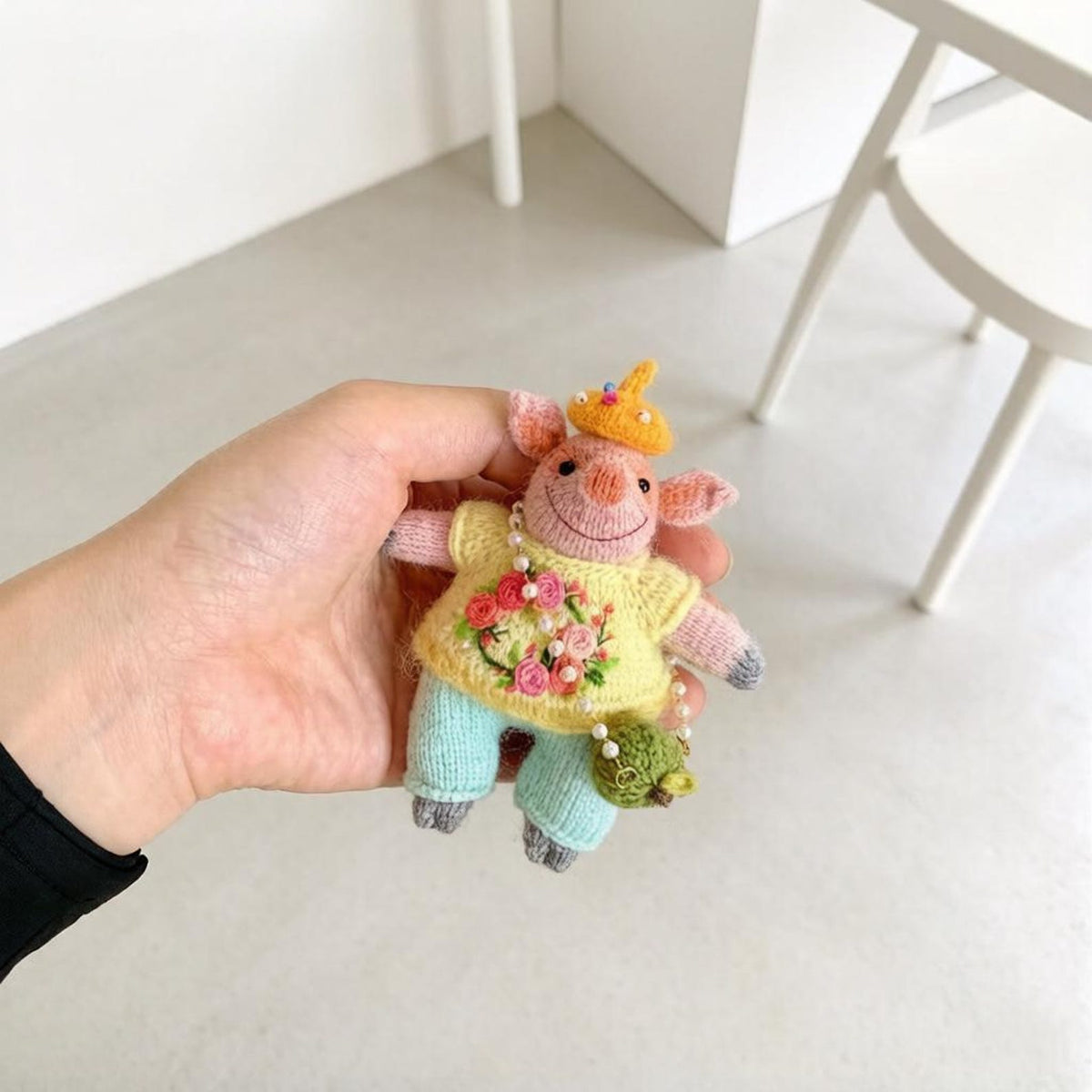Artisan knit piglet sculpted piece, tabletop adornments, pocket carry figurines, hobbyist display statuettes, Yuletide table accents