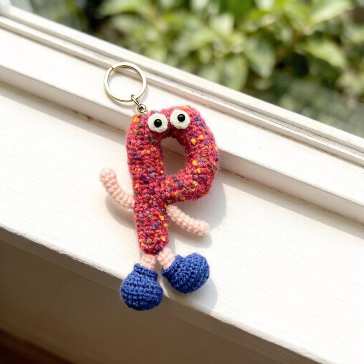 Artisan knit alphabet P figurine charm, imaginative alphabet token, handbag adornment, multihued letter ornament, Yuletide display trim