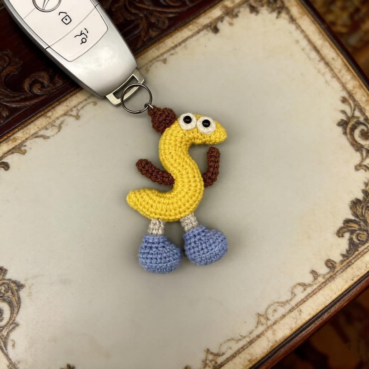 Artisan woven capital S charm, imaginative sack adornment, juvenile memento, couple monogram dangling trinket, Yuletide tote embellishment