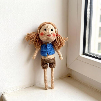 Hand Knit Girl Figurines Artistic Desktop Embellishments Vintage Curios Birthday Tokens Mom Season Surprises Christmas Holiday Trinkets