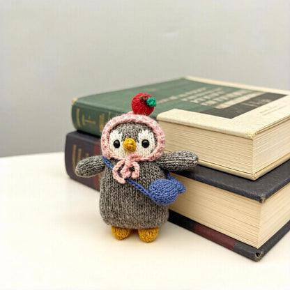 Artisan penguin figurines, purse‑attached hang‑ons, tabletop showcase pieces, birthday milestone memento, Yuletide household adornment