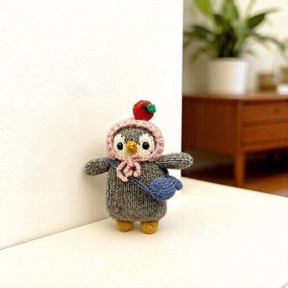 Artisan penguin figurines, purse‑attached hang‑ons, tabletop showcase pieces, birthday milestone memento, Yuletide household adornment