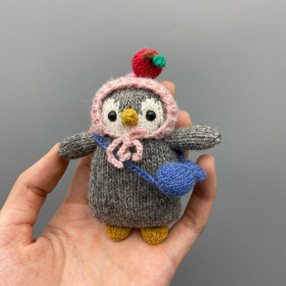 Artisan penguin figurines, purse‑attached hang‑ons, tabletop showcase pieces, birthday milestone memento, Yuletide household adornment