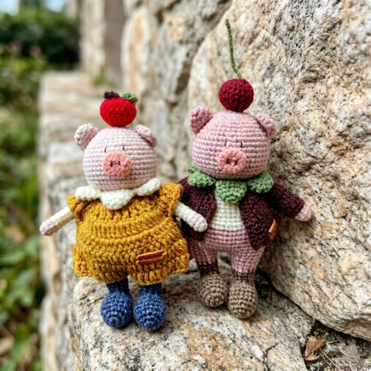 Artisan knit piglet sculpted pieces, Valentine mementos, household ornamental trinkets, enthusiast display statues, Yuletide room accents