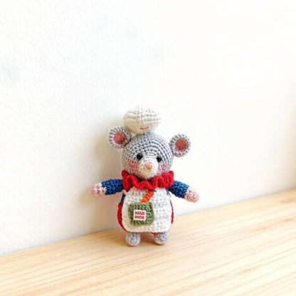 Artisan knit chef rodent sculpted pieces, rucksack hanging trinkets, hobbyist mementos, juvenile souvenirs, Yuletide household accents