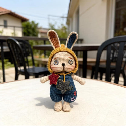 Artisan knit hare sculpted pieces, household adornments, seasonal keepsakes, hobbyist ornamental statuettes, Yuletide interior accents