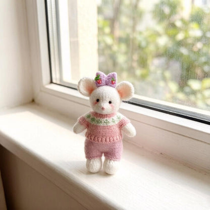 Artisan knit rodent sculpted piece, tabletop adornments, imaginative seasonal keepsakes, anniversary souvenirs, Yuletide household trim