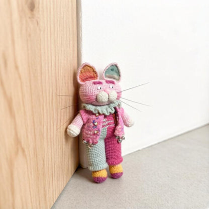 Artisan knit feline sculpted pieces, household adornments, juvenile token hobbyist display figurines sweetheart memento Yuletide indoor trim
