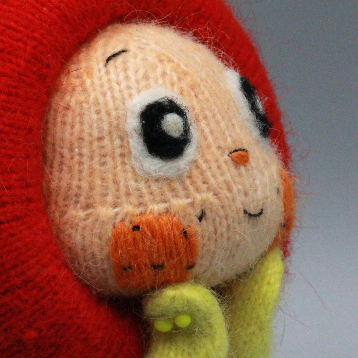 Hand Knit Wool Apple Figurine Cheerful Nursery Embellishment Youth Tokens Vintage Curios Interior Surprises Christmas Holiday Trinkets