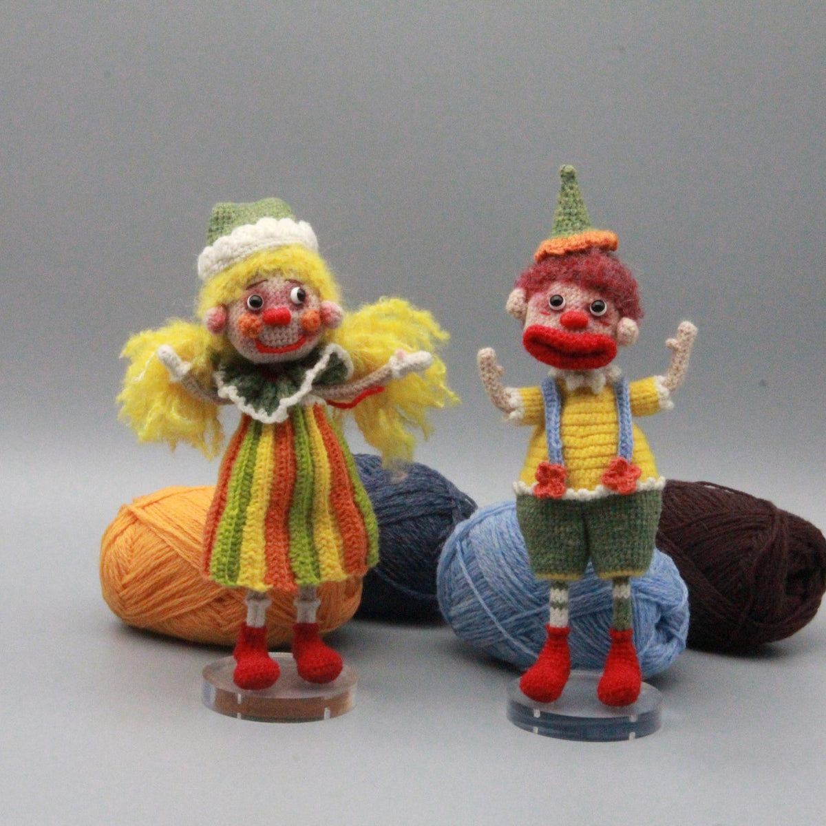 Handcrafted Circus Clown Statues Artistic Desktop Embellishments Vintage Keepsakes Romantic Tokens Christmas Holiday Trinkets