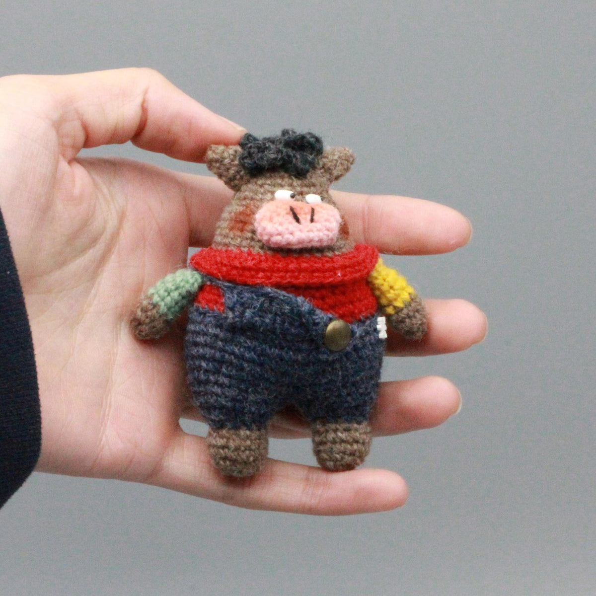 Hand Knit Pig Figurines Interior Home Accents Backpack Charms Presents For Crochet Lovers Collectible Keepsakes Christmas Holiday Trinkets
