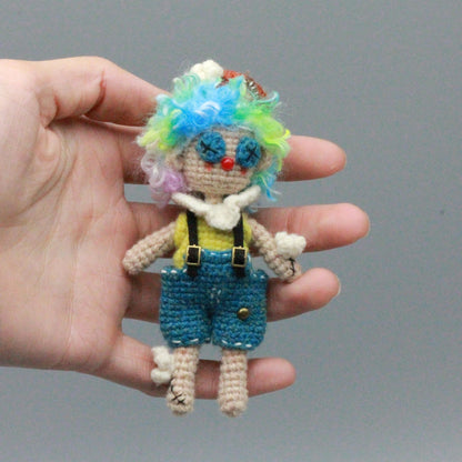 Artisan clown figurines, rucksack dangling trinkets, table‑top showcase ornaments, hobbyist display sculptures, Yuletide household adornment