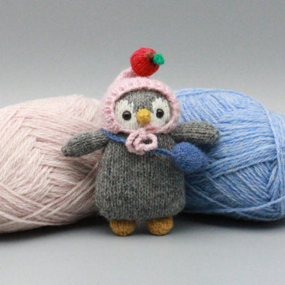 Artisan penguin figurines, purse‑attached hang‑ons, tabletop showcase pieces, birthday milestone memento, Yuletide household adornment
