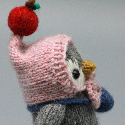 Artisan penguin figurines, purse‑attached hang‑ons, tabletop showcase pieces, birthday milestone memento, Yuletide household adornment