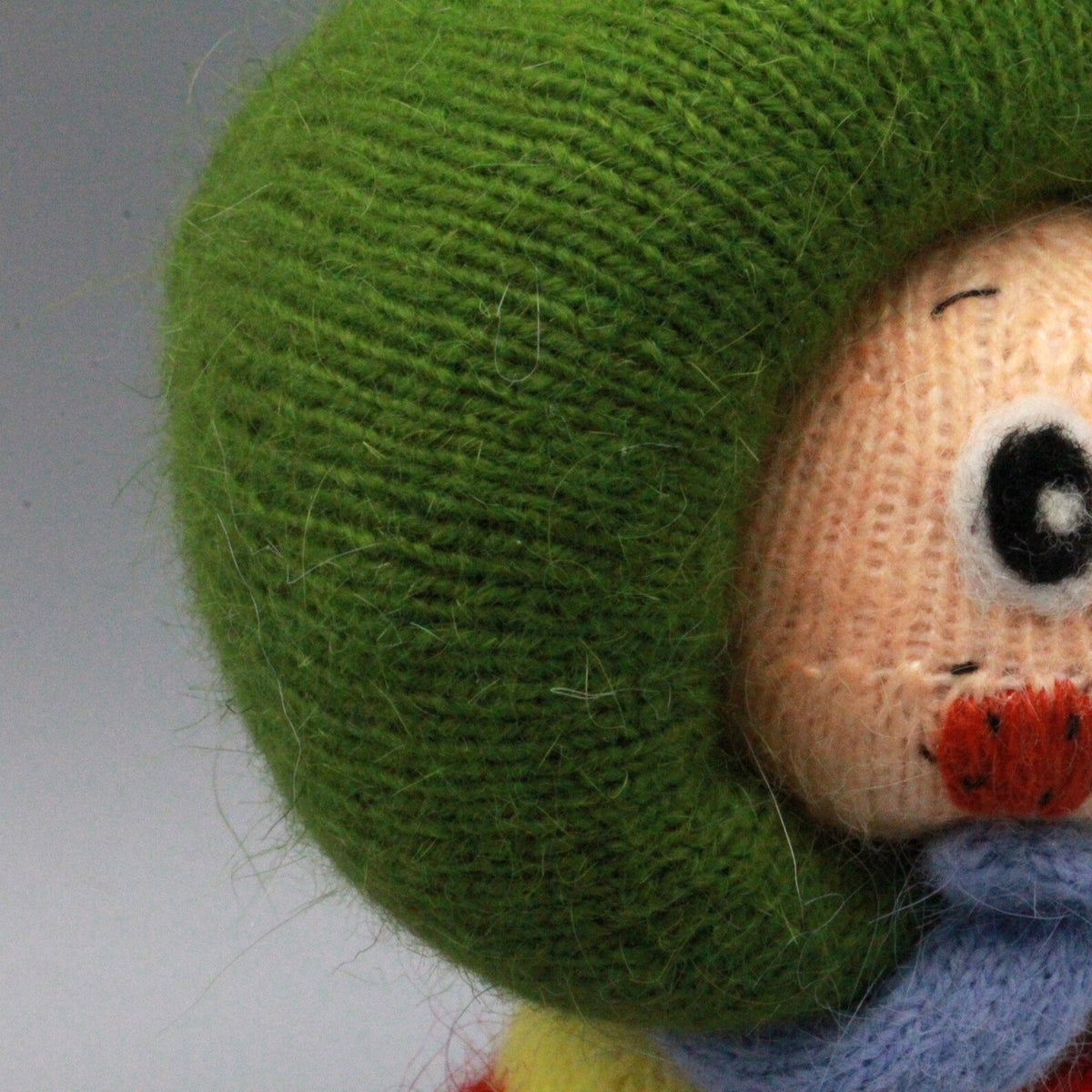 Artisan knit green apple figurine, nursery ornamental piece, birthday milestone memento, hobbyist showcase treasure, Yuletide home adornment