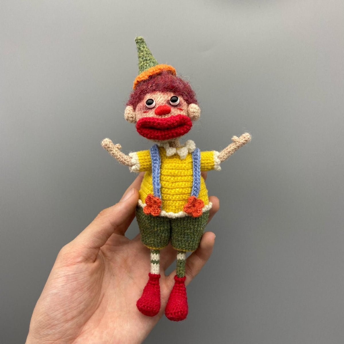 Handcrafted Circus Clown Statues Artistic Desktop Embellishments Vintage Keepsakes Romantic Tokens Christmas Holiday Trinkets