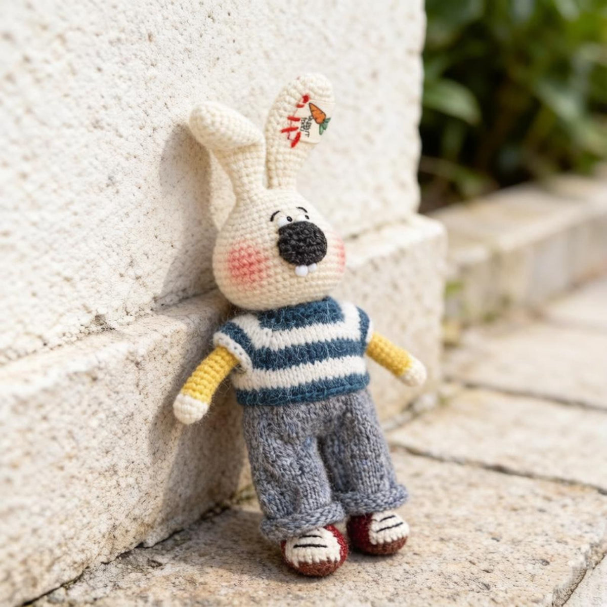 Artisan knit hare sculpture, imaginative juvenile tokens, fiber statuettes, gathering motif mementos, indoor adornment, Yuletide decor