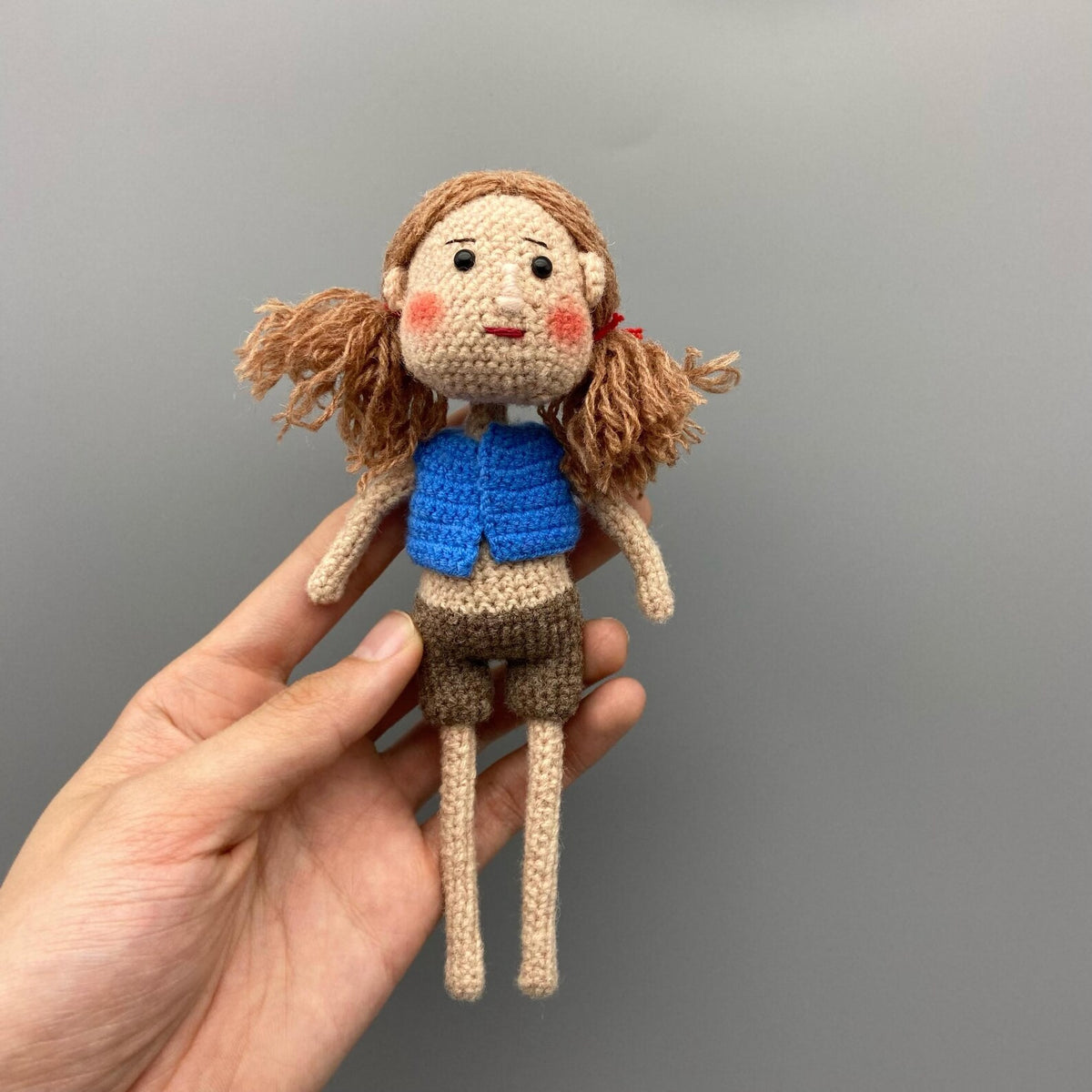 Hand Knit Girl Figurines Artistic Desktop Embellishments Vintage Curios Birthday Tokens Mom Season Surprises Christmas Holiday Trinkets