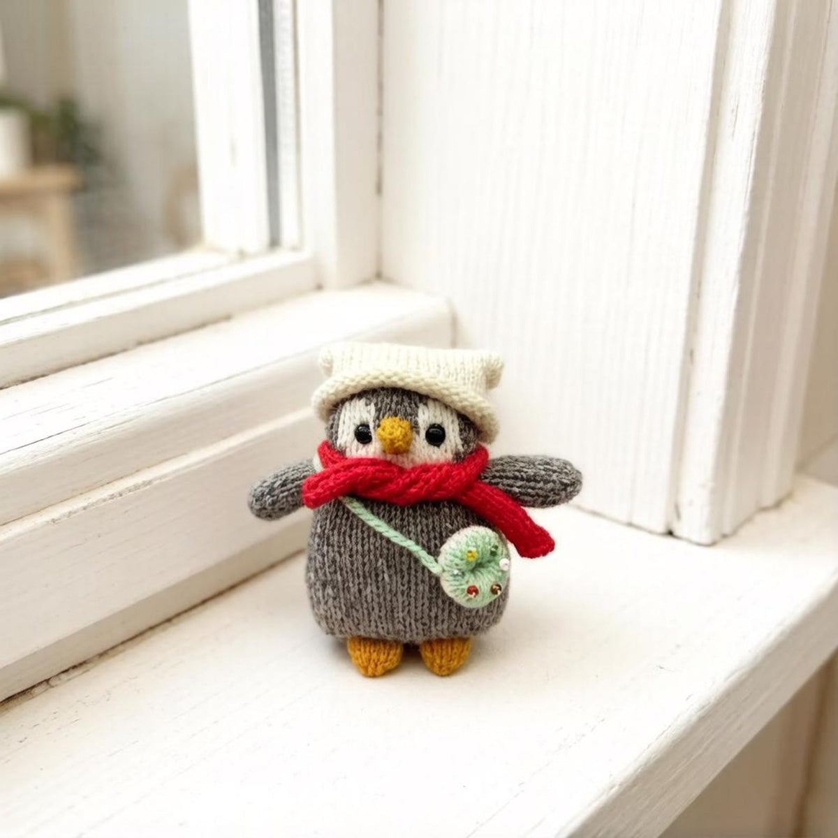 Artisan penguin figurines, imaginative souvenir pieces, purse dangling adornments, juvenile celebratory memento, Yuletide seasonal ornament