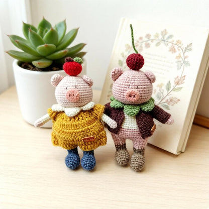 Artisan knit piglet sculpted pieces, Valentine mementos, household ornamental trinkets, enthusiast display statues, Yuletide room accents